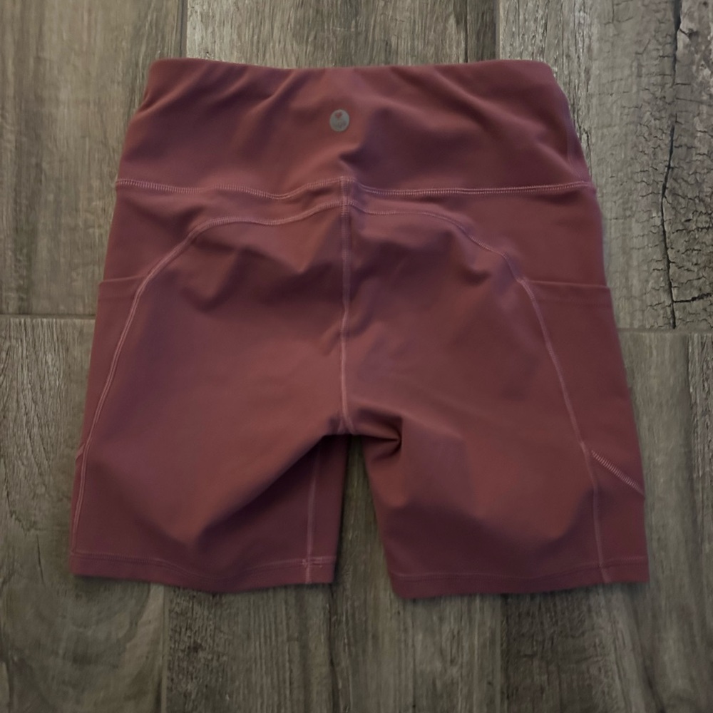 Iuga Workout Shorts - Picture 2 of 3